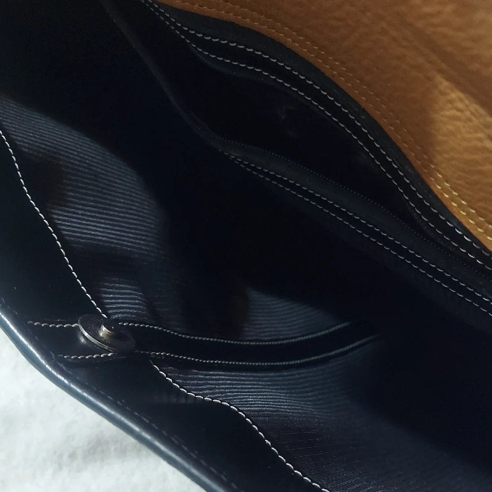 Dooney & Bourke 